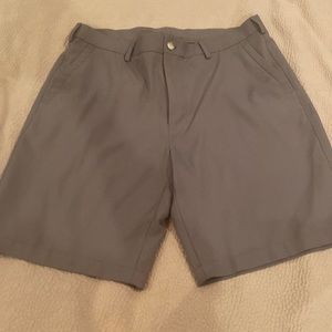 34/ Peter Millar Salem golf shorts
